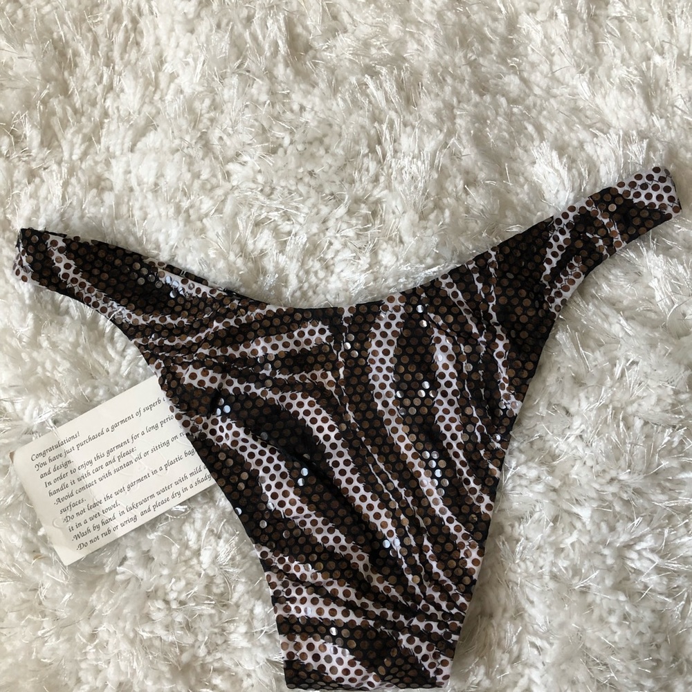 Thong bottom